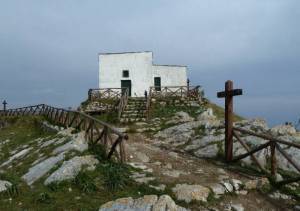 Chiese da visitare in estate. Chiesetta San Costanzo