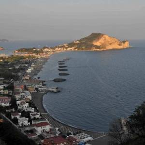 Veduta su Miliscola e del Capo Miseno dalla strada panoramica di Monte di Procida
