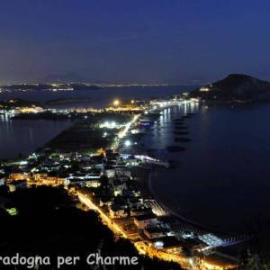 Veduta su Miliscola e del Capo Miseno dalla strada panoramica di Monte di Procida