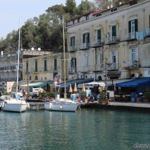 ischia porto riva destra
