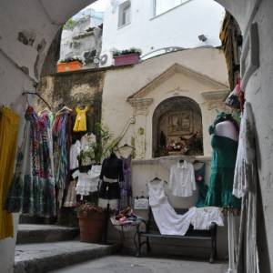 I famosi negozzietti delle stradine di Positano