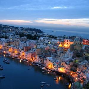 Veduta serale della Corricella a Procida