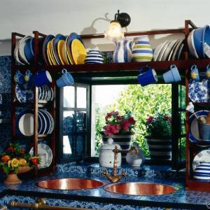 Immagine di un interno di una casa di Procida (ph. Roberto Pierucci)
