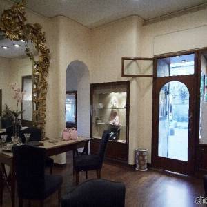 Interno dello showroom della Gioielleria Gallotta
