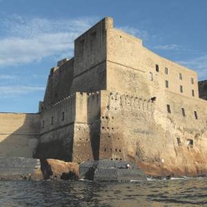 L’isolotto di Megaride dove sorge il Castel dell’Ovo