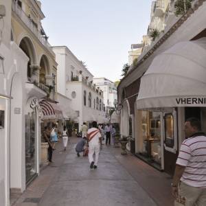 Le vie dello shopping a Capri
