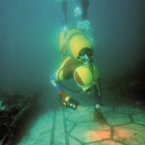Scavi sommersi nelle acque di Baia