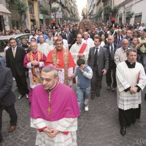 Corteo religioso durante le celebrazioni per il miracolo di San Gennaro