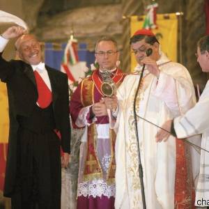 Celebrazione durante il miracolo di San Gennaro