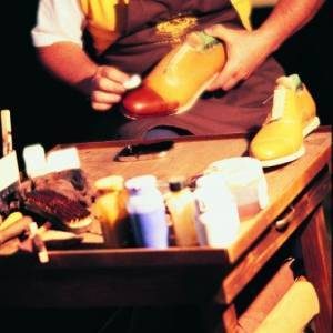 Lavorazione delle scarpe griffate Paolo Scafora