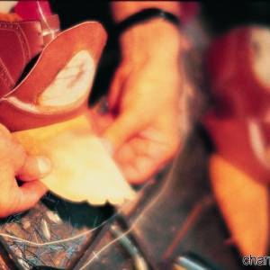 Produzione a mano delle scarpe griffate Paolo Scafora