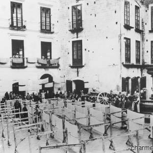 Filari di pasta in Piazza Trivione a Gragnano