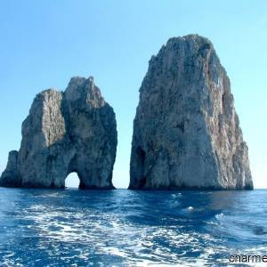Due die quattro Faraglioni visti dal mare