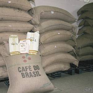 I sacchi di iuta di una delle specialità di caffè usate da Italmoka