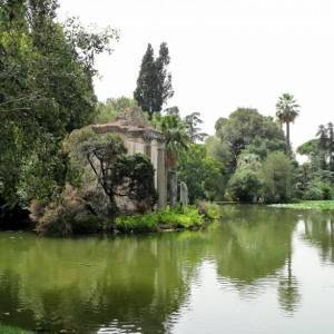 Giardino_inglese_Reggia_Caserta_false_rovine_laghetto_f01