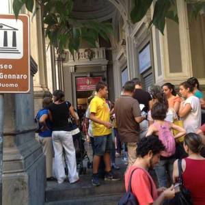 Museo_San_Gennaro_fila_turisti