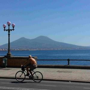 Vesuvio dal lungomare di Napoli