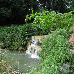 cascatella reggia giardini
