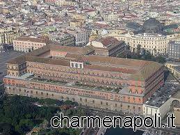palazzo reale di napoli da alto