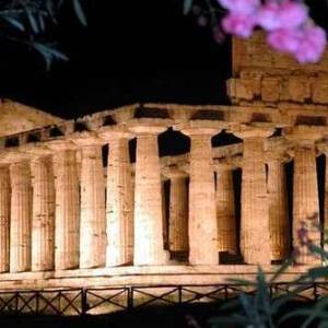 scavi_paestum_nottejpg