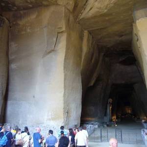 Napoli_-_Fontanelle_ingresso_1030843