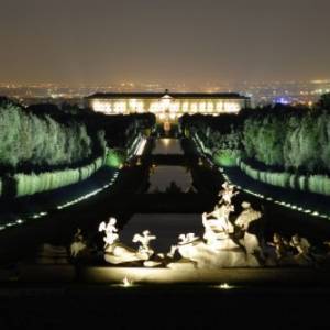 giardini reggia Caserta di notte