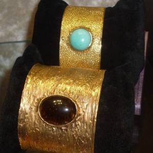 Bracciali con pietre incastonate