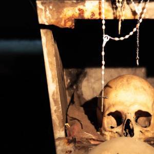 Un cranio oggetto di devozione popolare