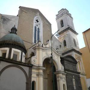 Napoli, la facciata della Chiesa di San Domenico Maggiore