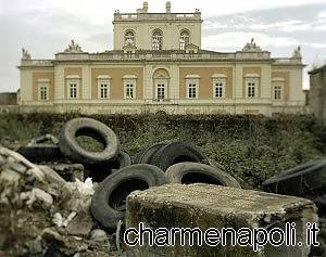 Il degrado della reggia