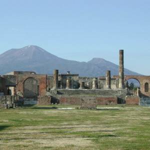 Il sito archeologico di Pompei con il Vesuvio sullo sfondo