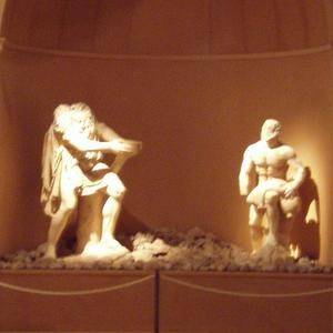 Statue in mostra nel Museo dei Campi Flegrei