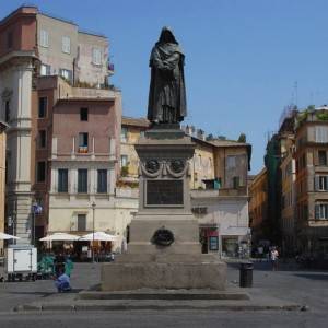La statua del filosofo in Campo dè Fiori