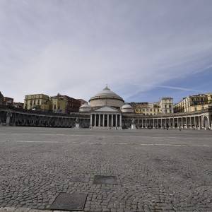 Napoli, San Francesco di Paolo con Il colonnato di piazza Plebiscito