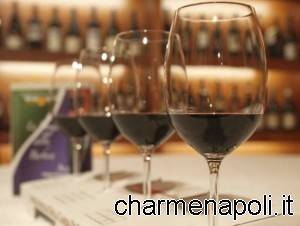 Calici ricolmi di vino