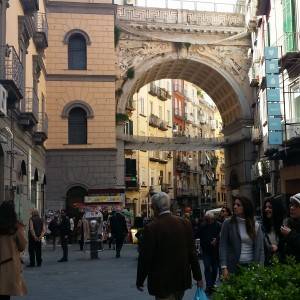 Il ponte di via Chiaja
