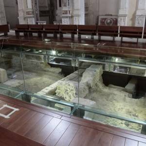 Interno della chiesa di Caponapoli
