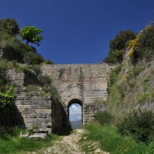 2. Velia, la celebre Portarosa