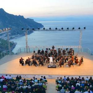 Vista mozzafiato dal palco del Ravello Festival