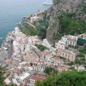 Il suggestivo borgo di Ravello