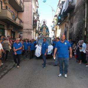 La processione per le strade di Scafati