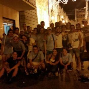 Foto di gruppo per i ragazzi della parrocchia Santa Maria delle Vergini