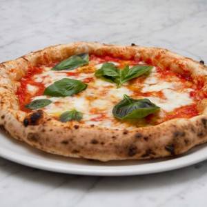 Sua maestà la pizza