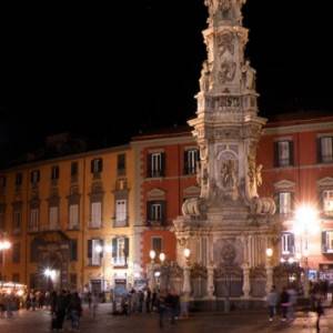 Napoli, piazza del Gesù by night