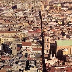 Napoli, via Spaccanapoli vista dalla collina di Posillipo