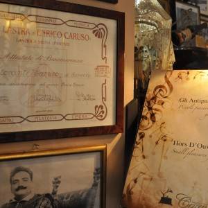 Caruso particolare cimeli e menù