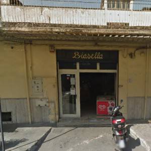 L’ingresso dell’osteria Biasella a Scafati