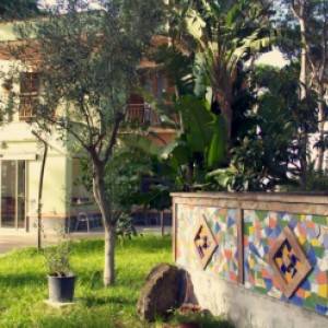 Nei giardini del ristorante