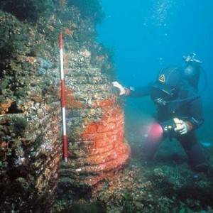 Reperti sommersi nel parco archeologico di Baia