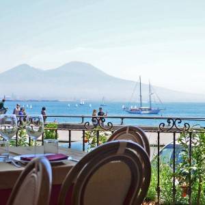 la piazzetta ristorante pizzeria lungomare napoli